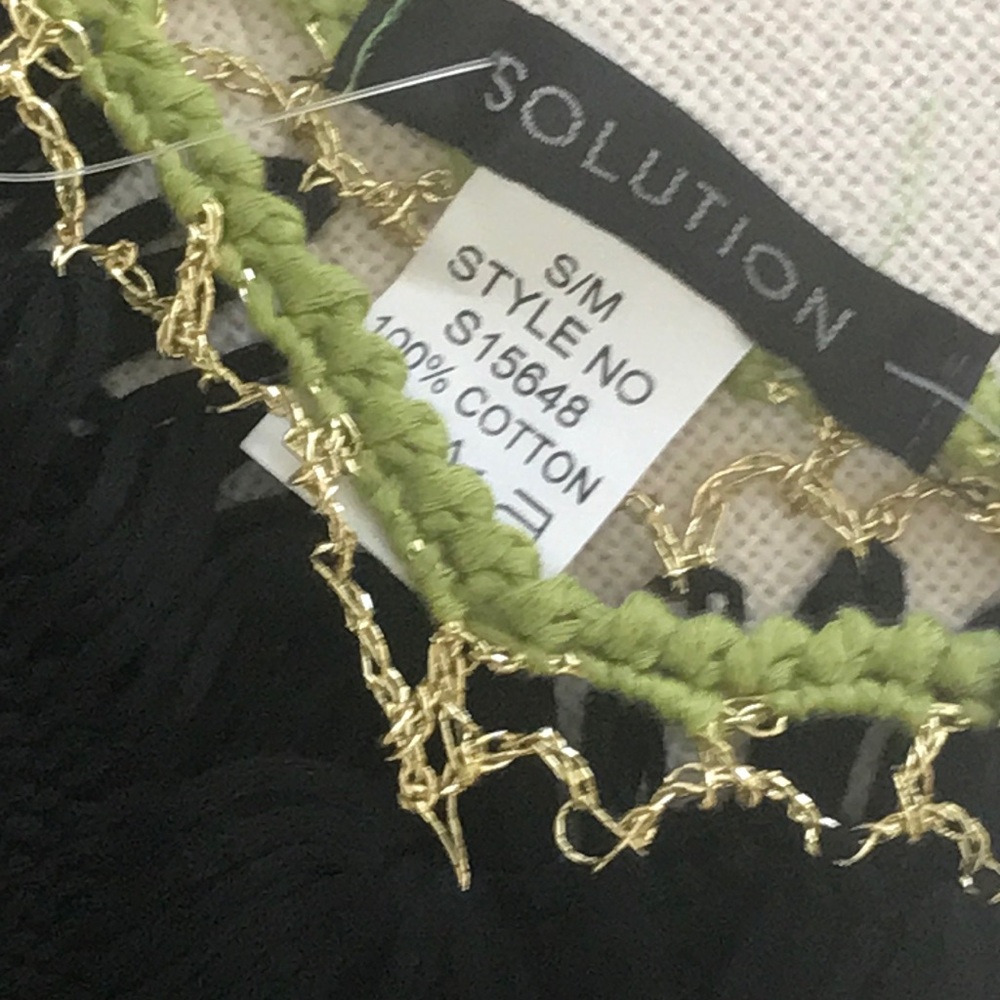 Scalloped Lace Wave Knit Top — Green, Black & Cream - Picture 3 of 8